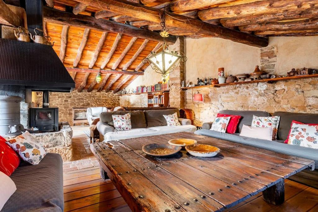 Can Miquelo - Casa Rural 16 Hostes Prat de Comte Exterior foto