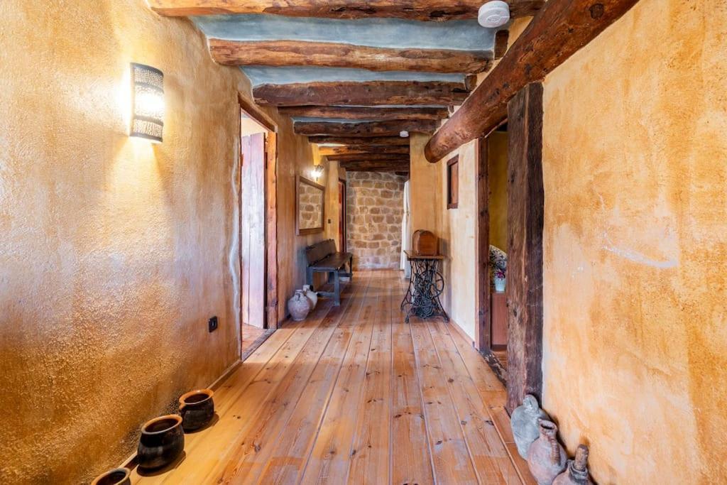 Can Miquelo - Casa Rural 16 Hostes Prat de Comte Exterior foto
