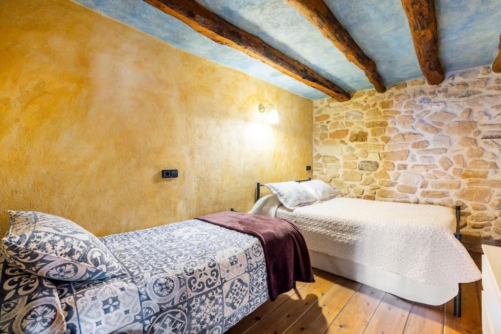 Can Miquelo - Casa Rural 16 Hostes Prat de Comte Exterior foto